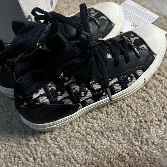 Only wore 1 time. Very comfortable. Authentic Dior. Extra shoe laces, dust bags - Picture 2 of 8